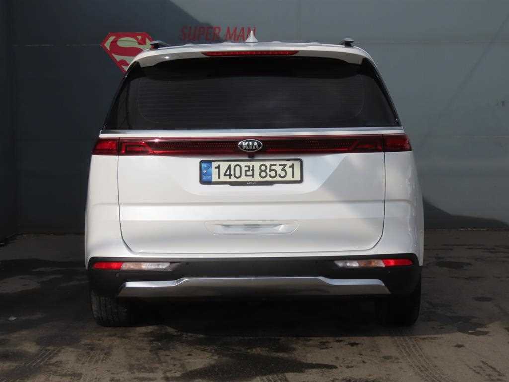 KIA Carnival - Vista 4