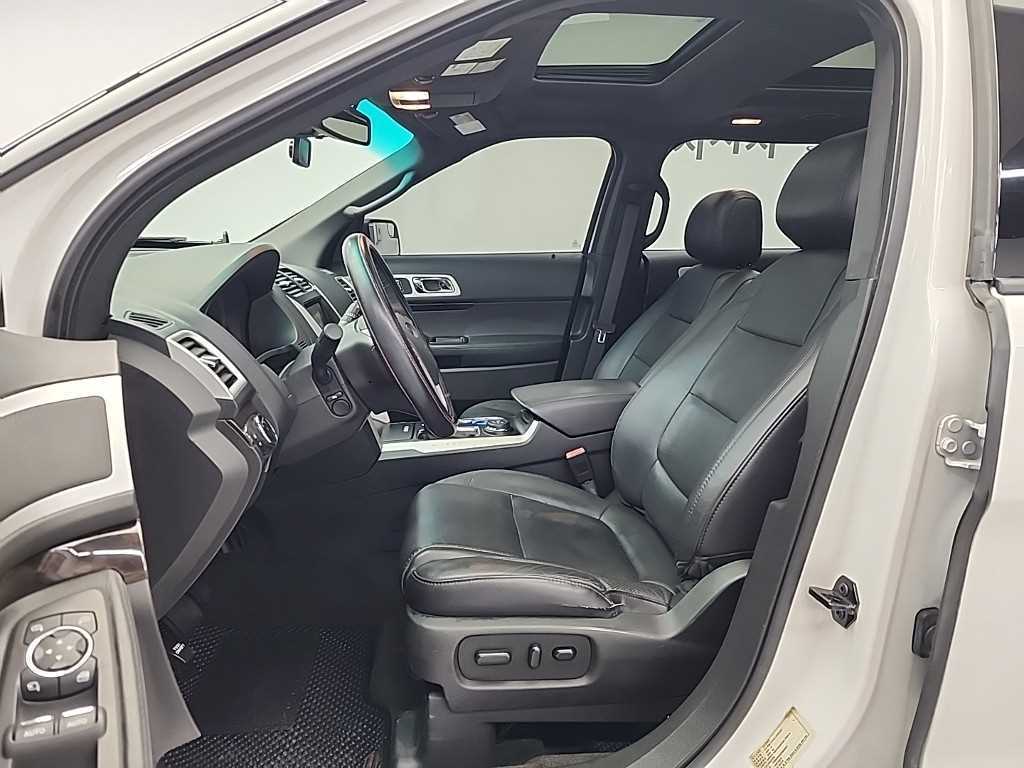 Ford Explorer - Vista 11