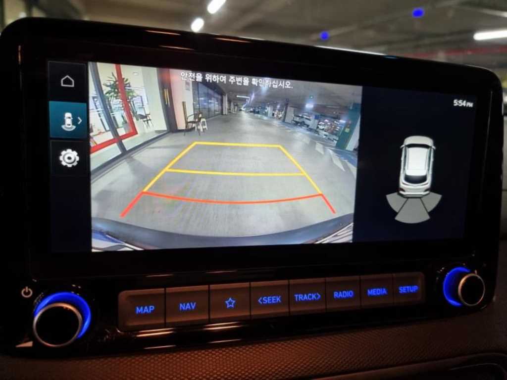 HYUNDAI Kona - Vista 10