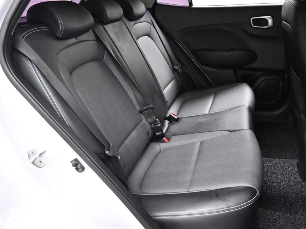 HYUNDAI Venue - Vista 12