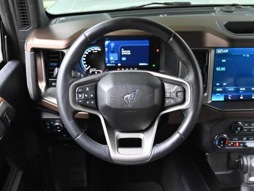 Ford Bronco 2022 the color of pearl - Importación desde Corea - HF Imports Iquique - Foto 13