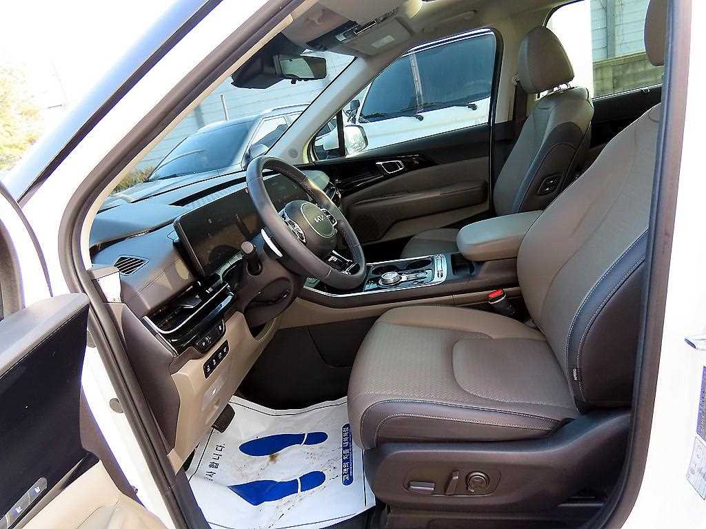 KIA Carnival - Vista 5