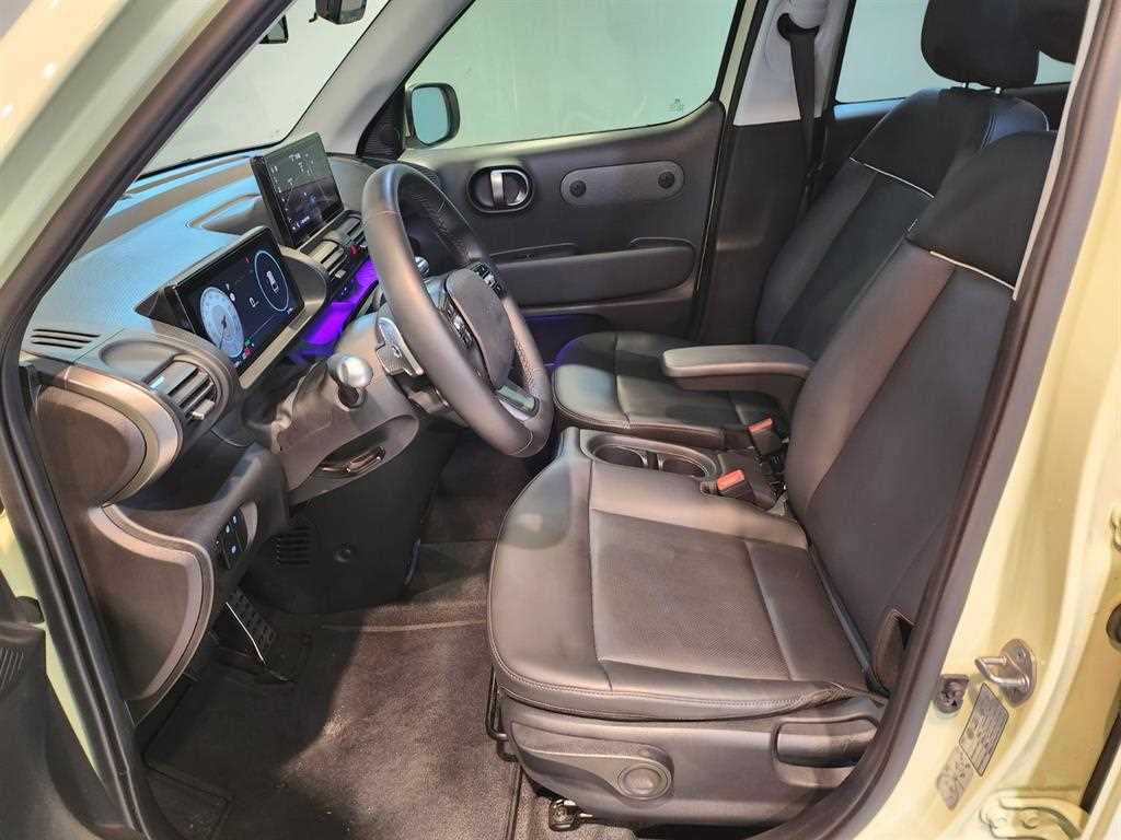 HYUNDAI Casper - Vista 10