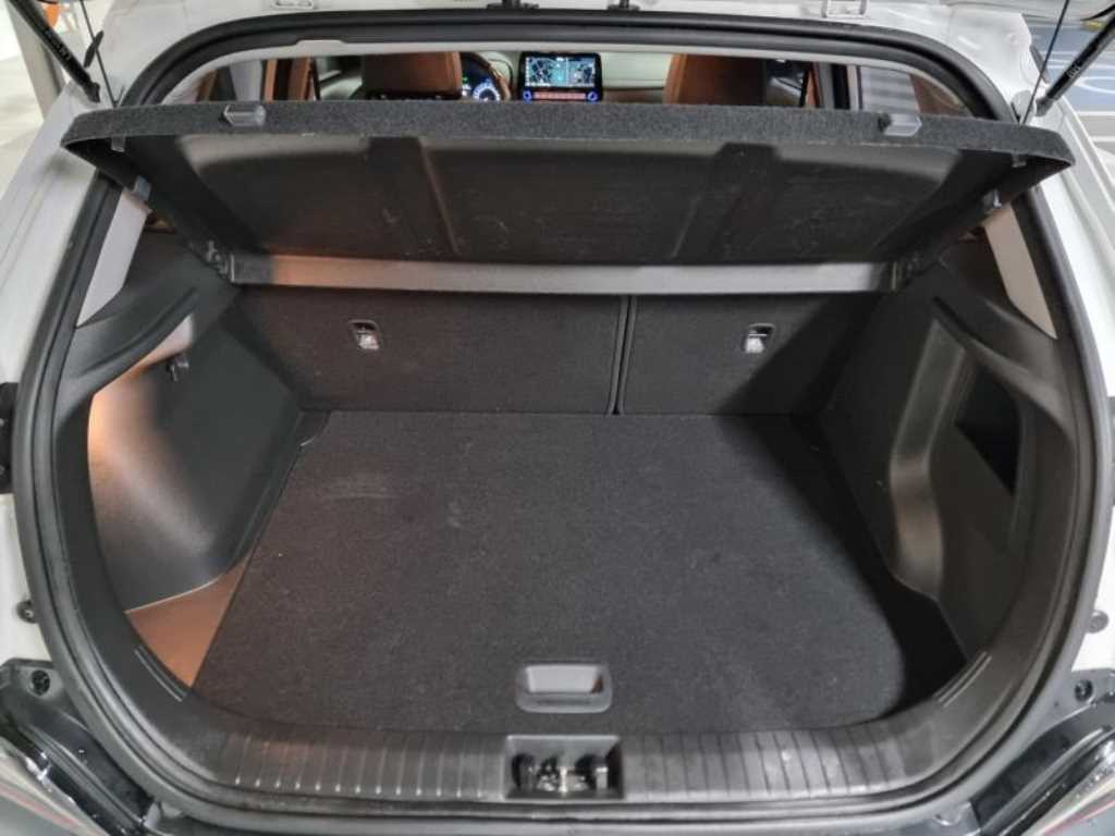 HYUNDAI Kona - Vista 6