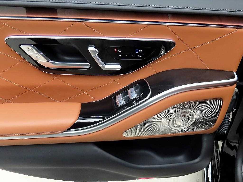 Mercedes Benz S Class - Vista 12