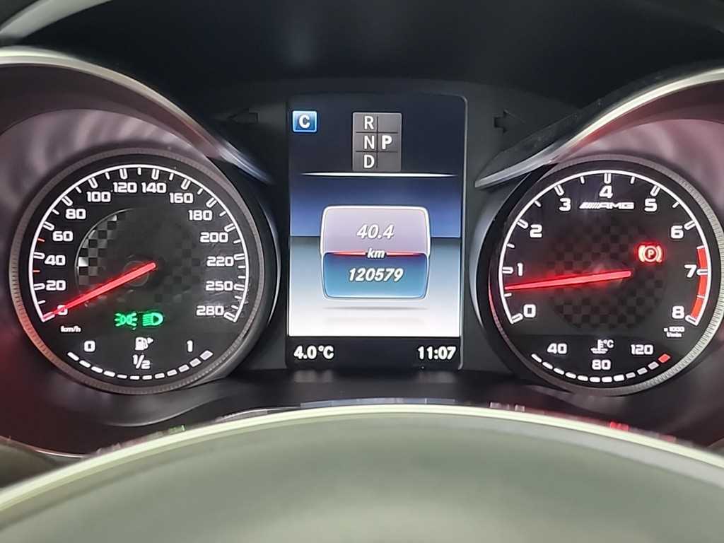 Mercedes Benz GLC Class - Vista 6