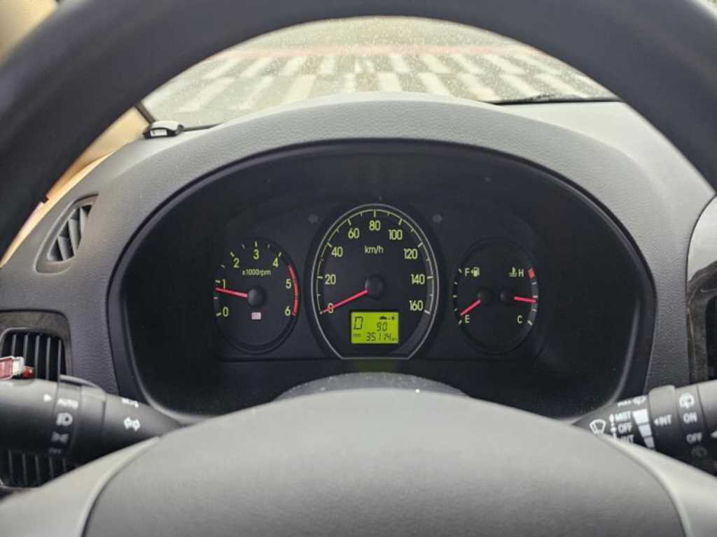 HYUNDAI Starex - Vista 5