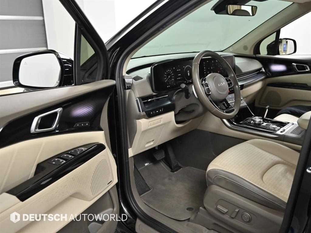 KIA Carnival - Vista 11