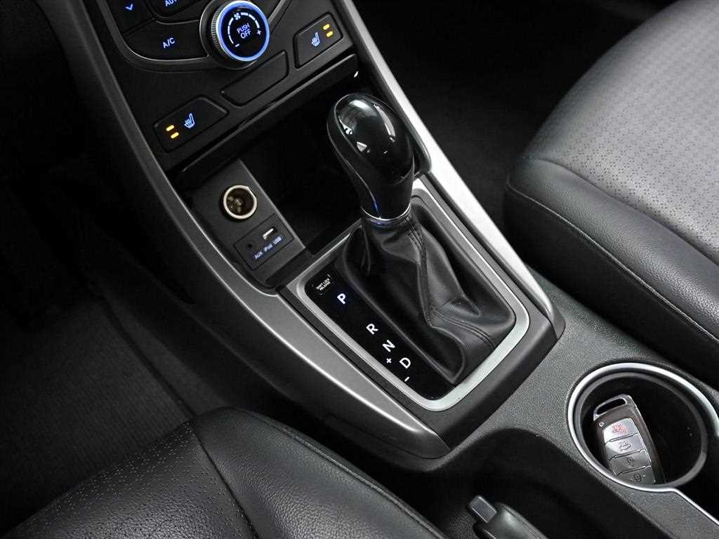 HYUNDAI Avante - Vista 9