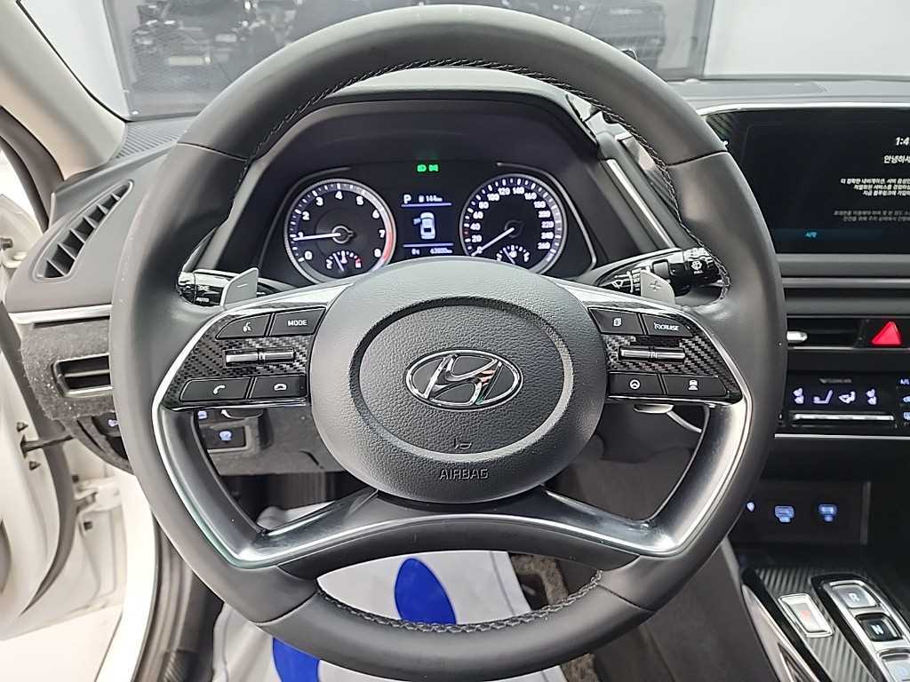 HYUNDAI Sonata - Vista 9