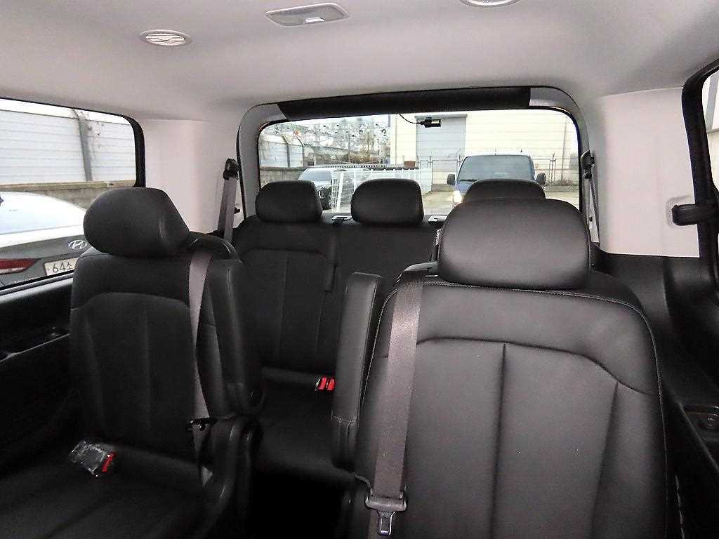 HYUNDAI Staria - Vista 7