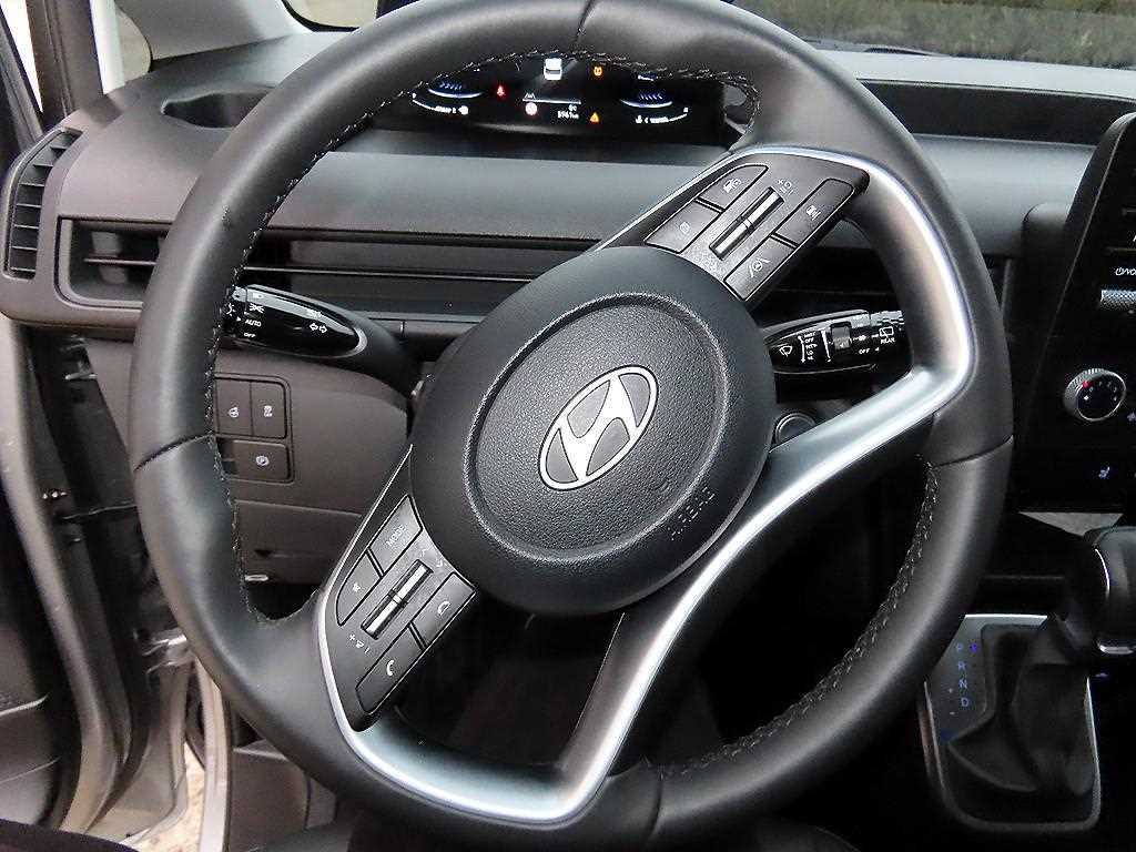 HYUNDAI Staria - Vista 9