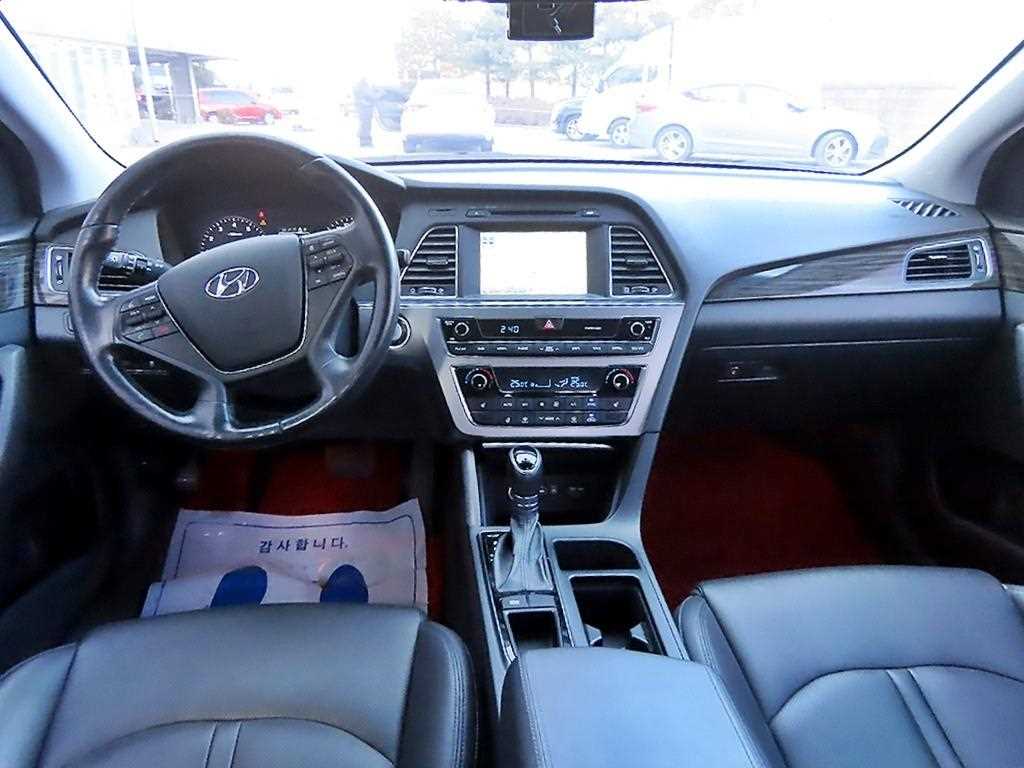 HYUNDAI Sonata - Vista 7