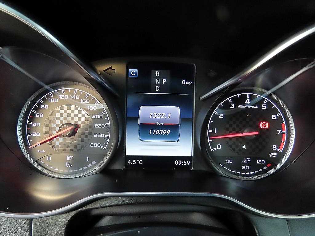 Mercedes Benz GLC Class - Vista 9