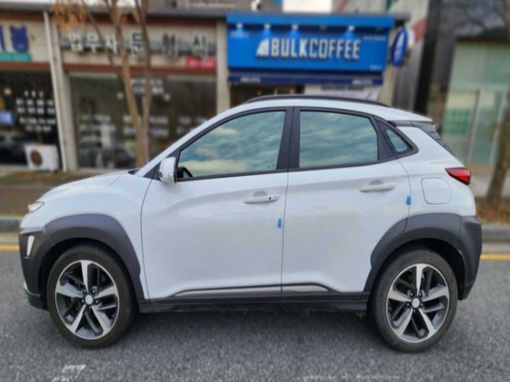 HYUNDAI Kona - Vista 3