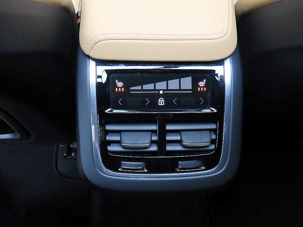 Volvo XC60 2025 Blanco - Importación desde Corea - HF Imports Iquique - Foto 16