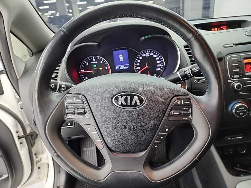KIA K3 - Vista 9