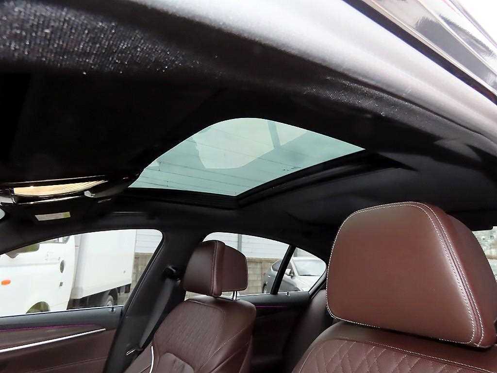 BMW 5 Series 2021 Negro - Importación desde Corea - HF Imports Iquique - Foto 17