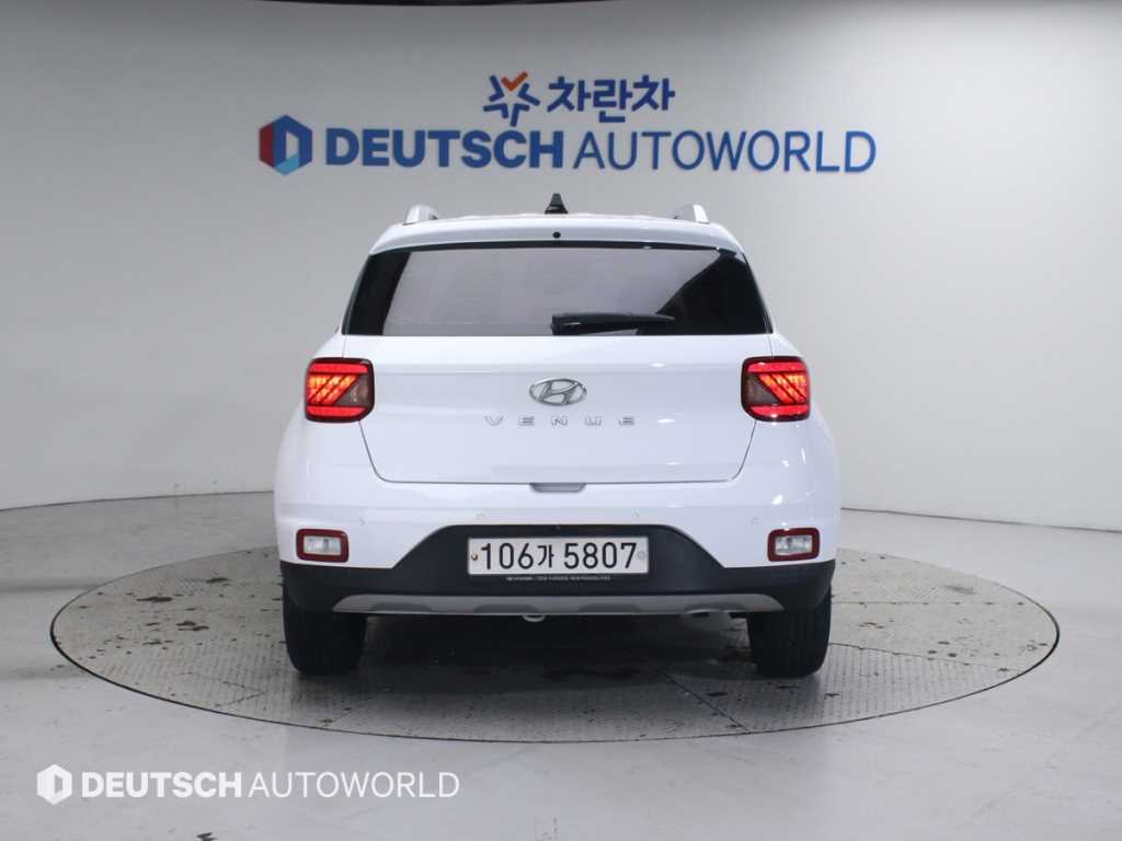 HYUNDAI Venue - Vista 4