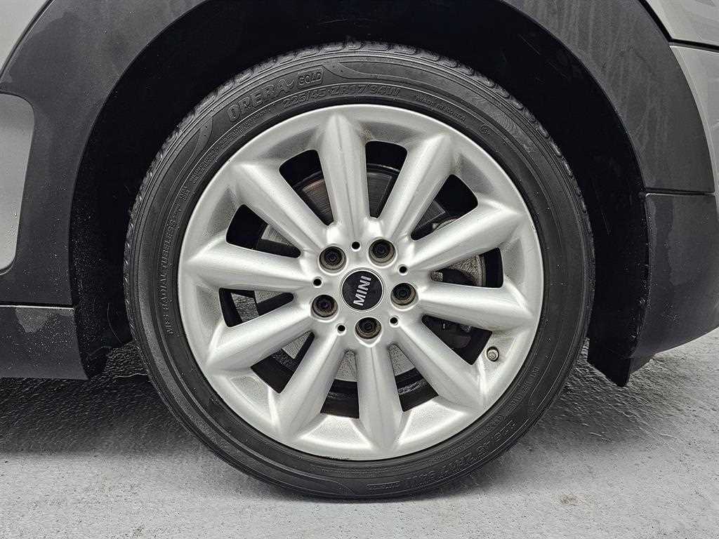 Mini Clubman - Vista 5