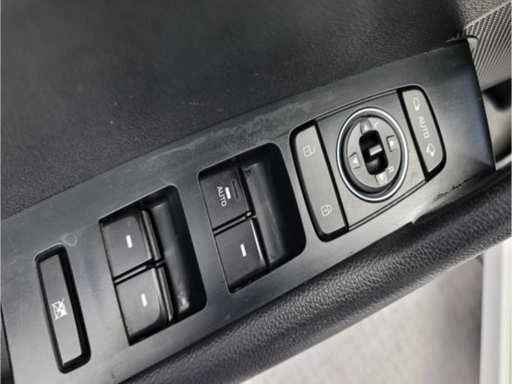 HYUNDAI Sonata - Vista 6