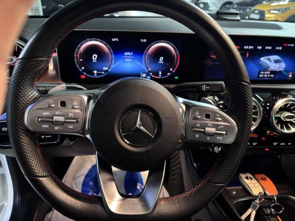 Mercedes Benz CLA Class - Vista 8