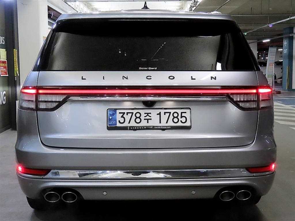 Lincoln Aviator - Vista 5