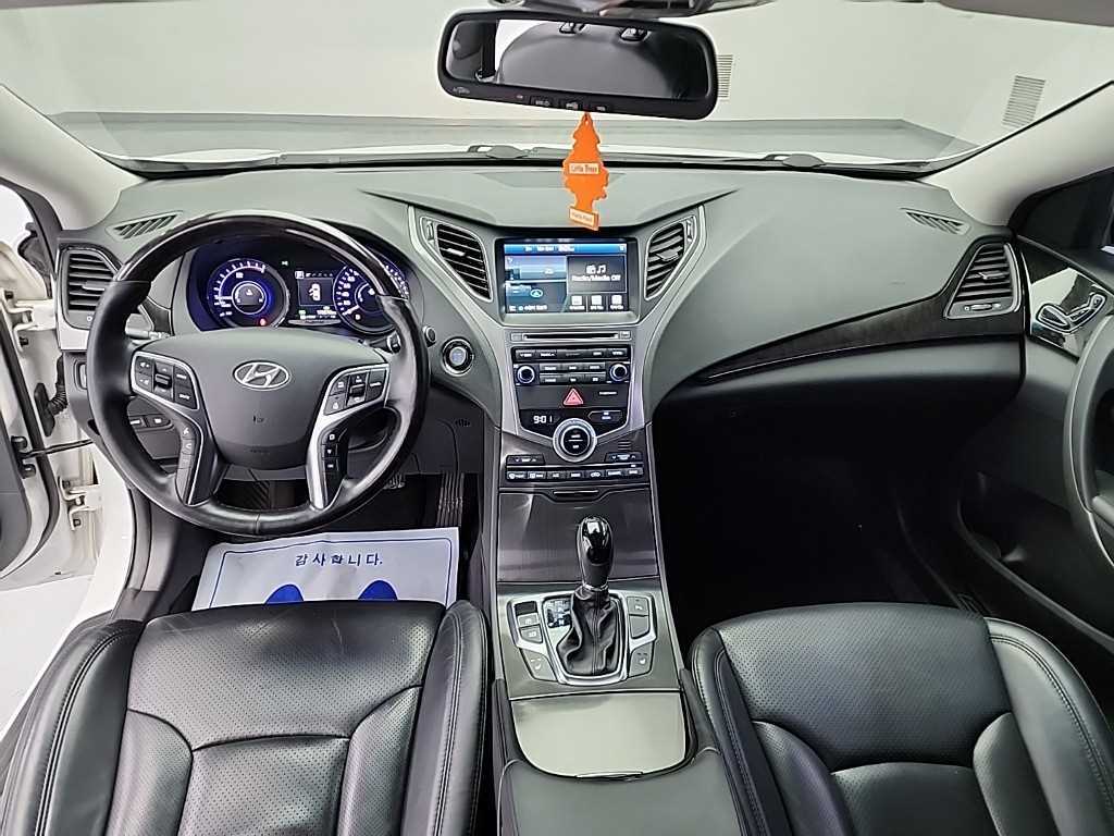 HYUNDAI Grandeur - Vista 7