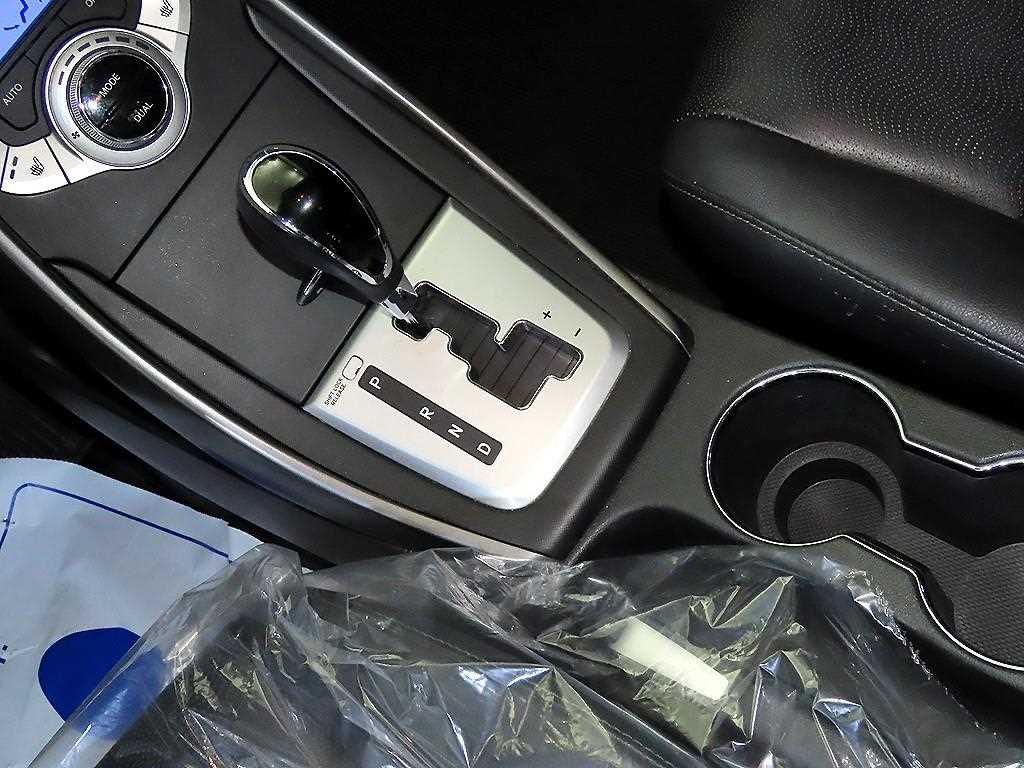 HYUNDAI Avante - Vista 12