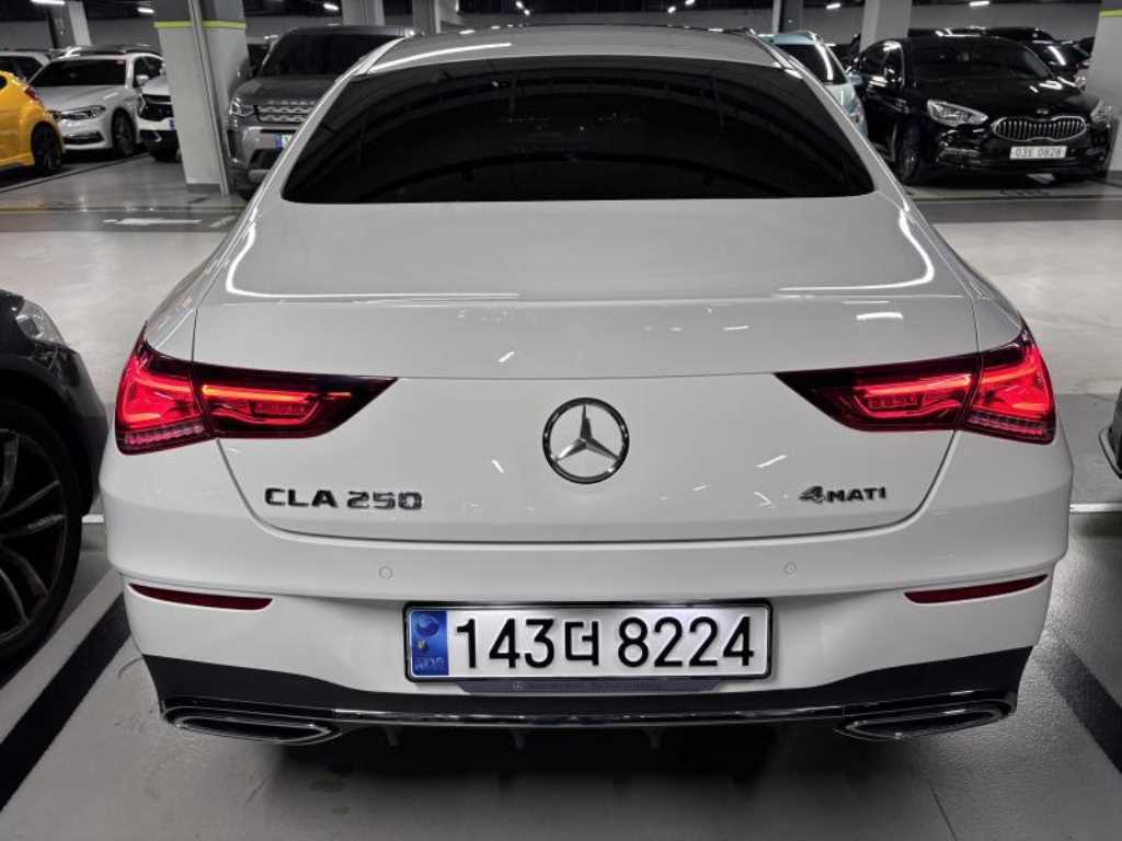 Mercedes Benz CLA Class - Vista 4