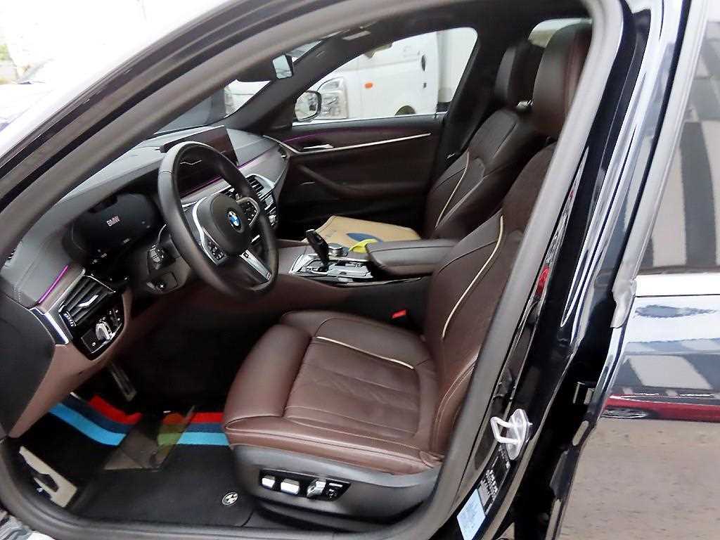 BMW 5 Series - Vista 5