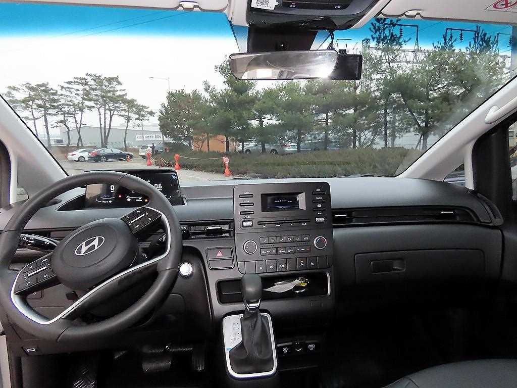 HYUNDAI Staria - Vista 8
