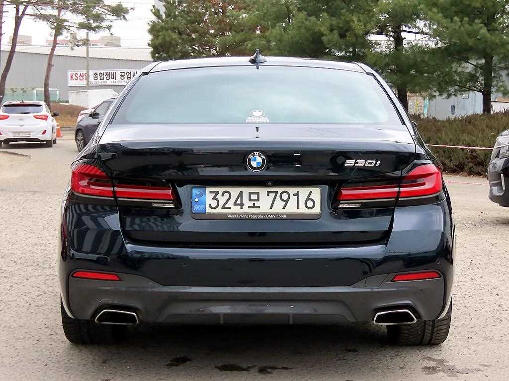 BMW 5 Series - Vista 4