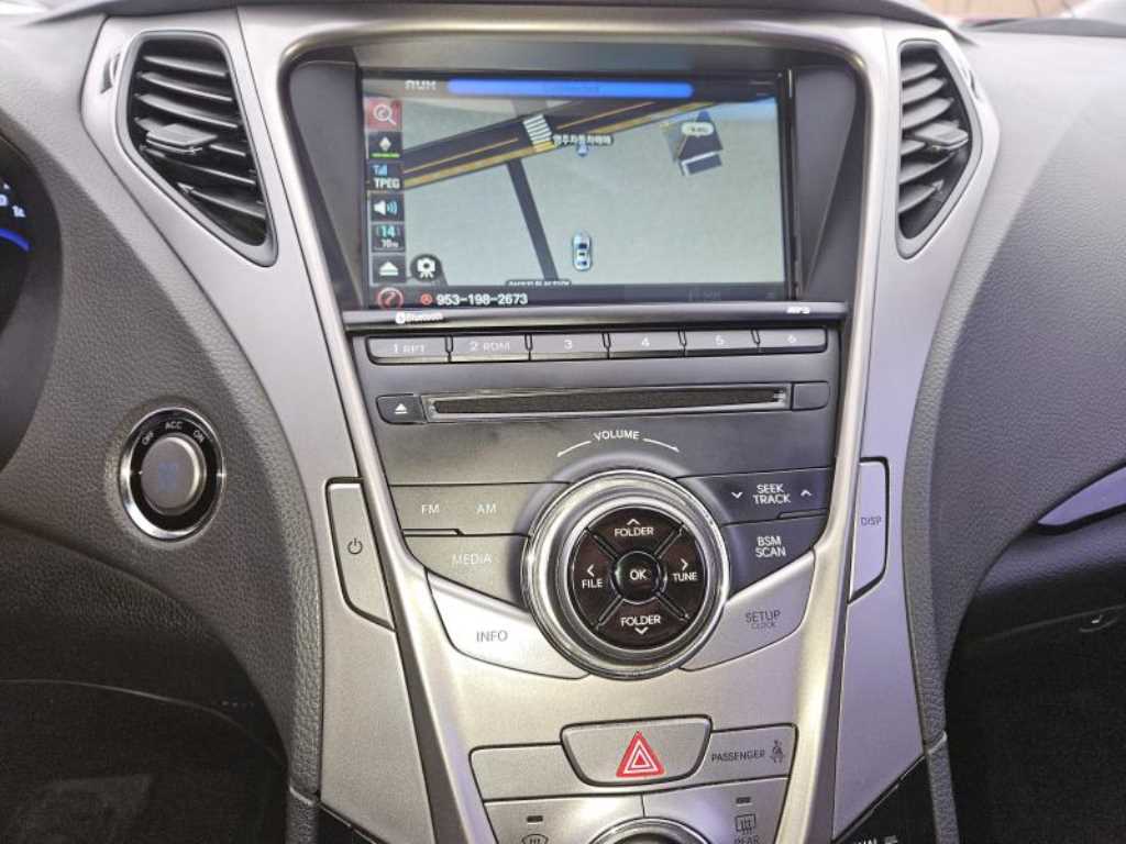 HYUNDAI Grandeur - Vista 10