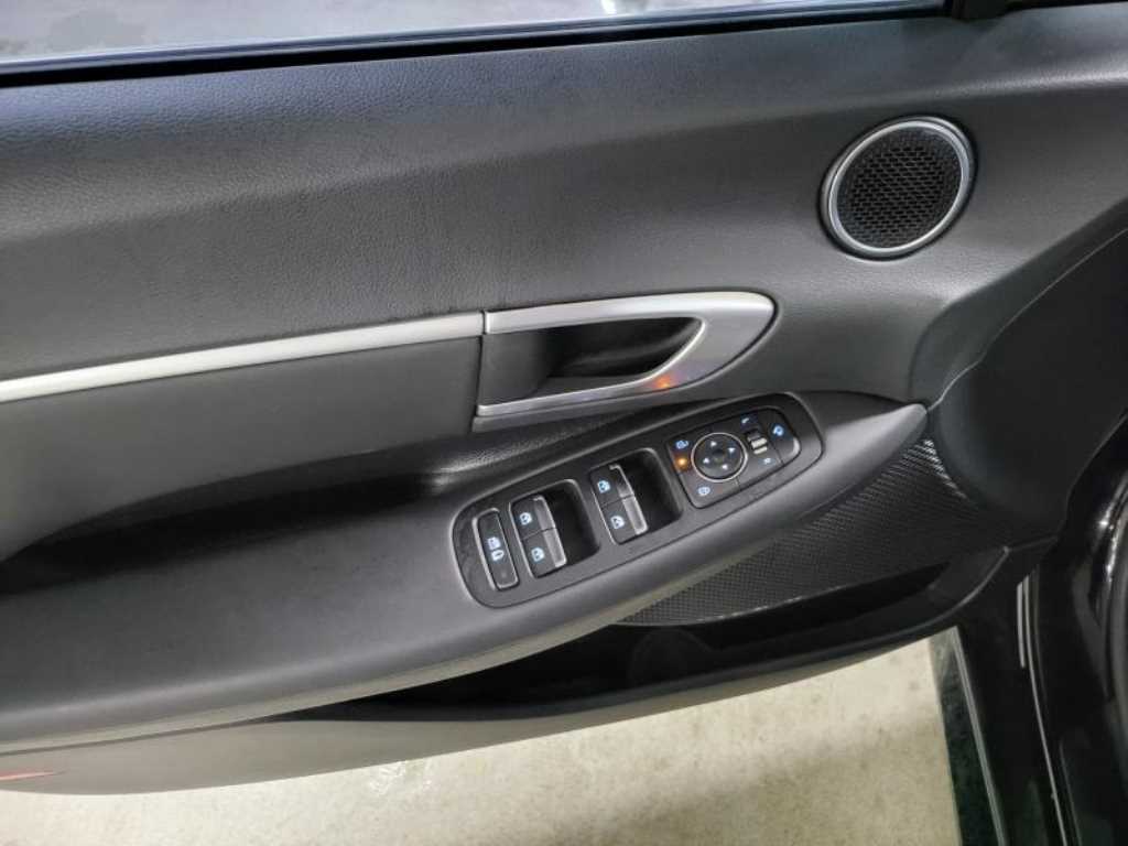 HYUNDAI Sonata - Vista 3