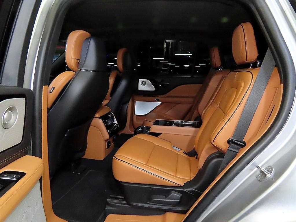 Lincoln Aviator - Vista 7