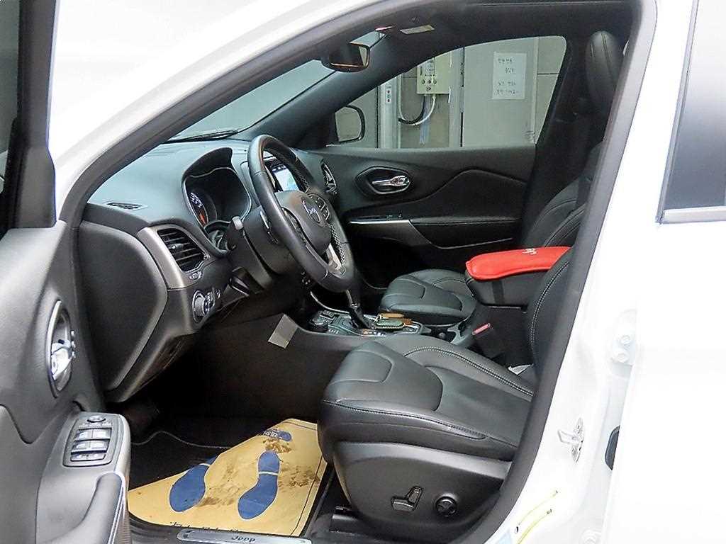 Jeep Cherokee - Vista 5