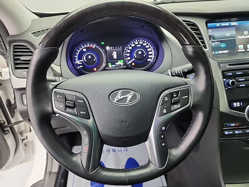 HYUNDAI Grandeur - Vista 9