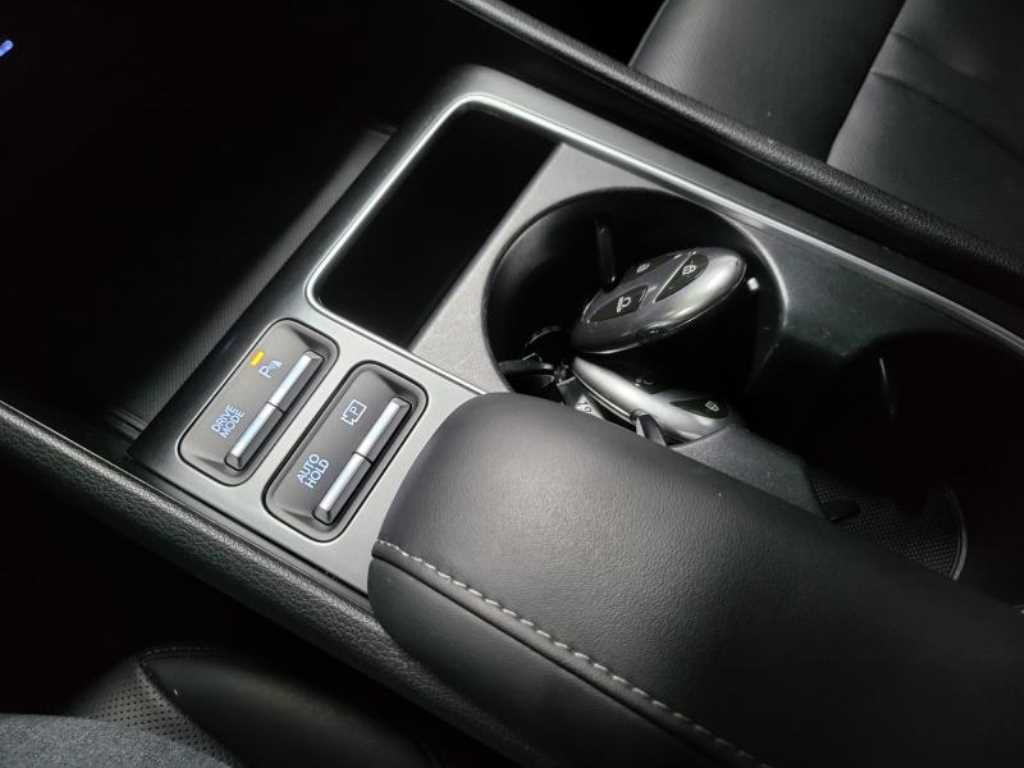 HYUNDAI Sonata - Vista 9