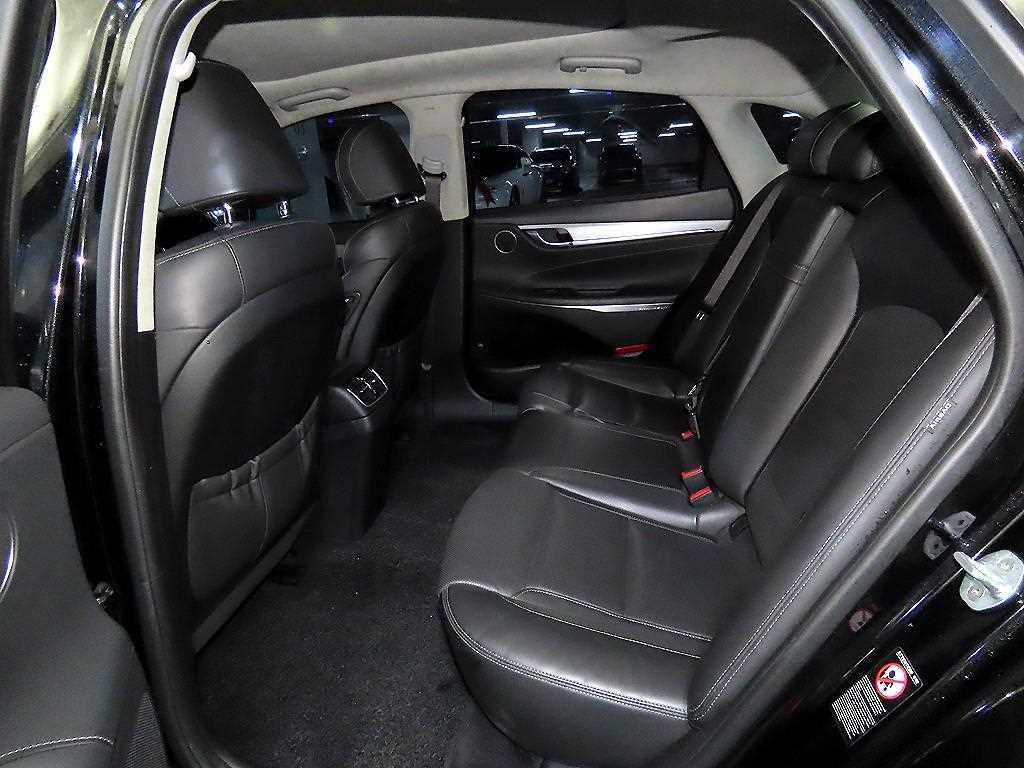 HYUNDAI Grandeur - Vista 7