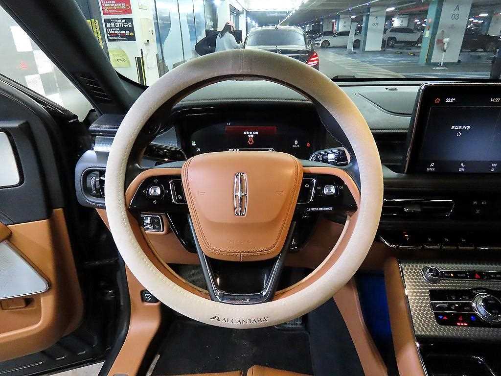 Lincoln Aviator - Vista 8