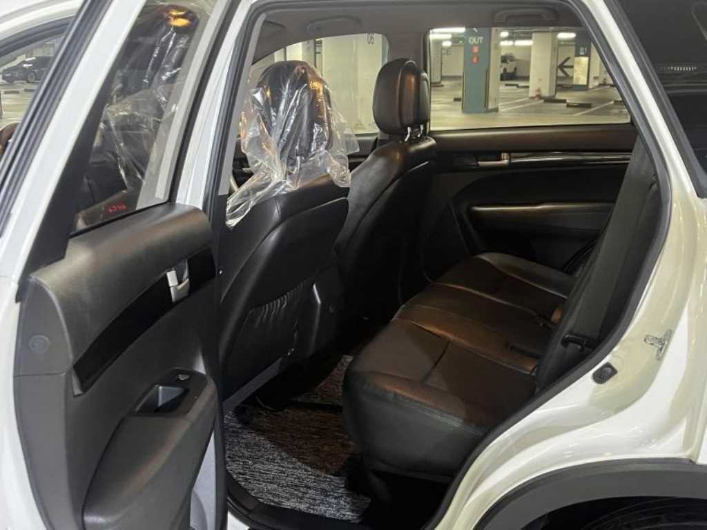 KIA Sorento - Vista 9