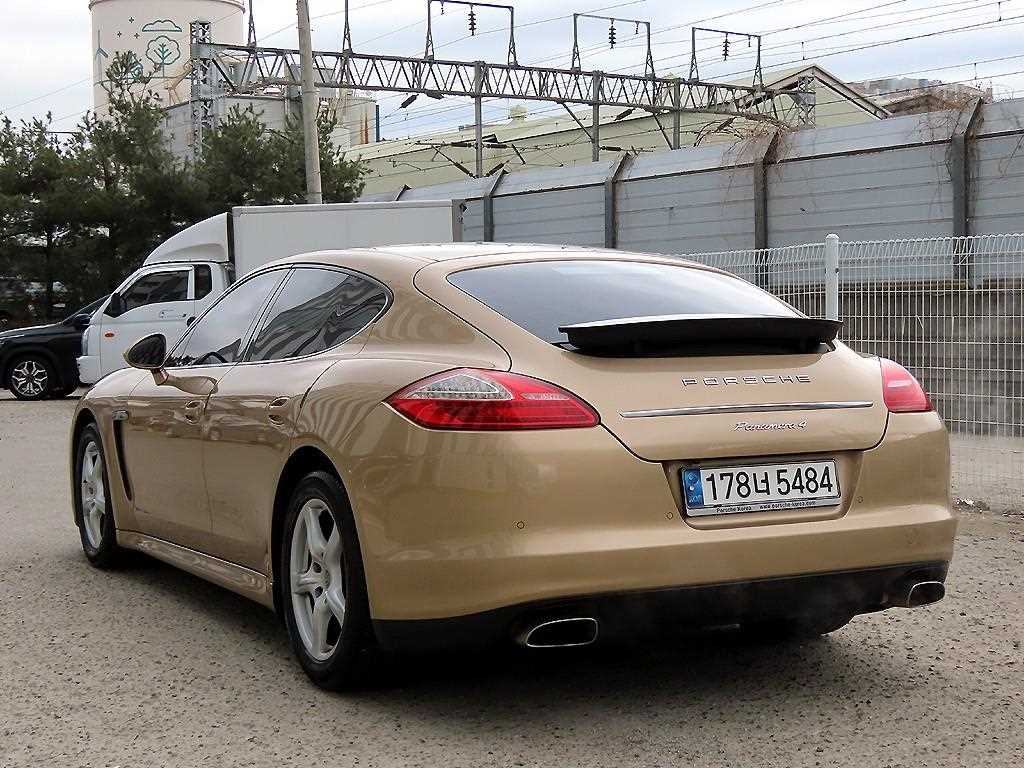 Porsche Panamera - Vista 3