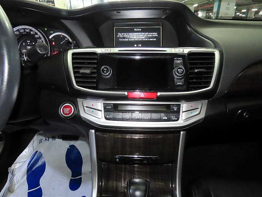 Honda Accord - Vista 11