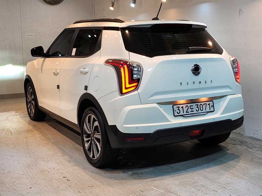 Ssangyong Tivoli - Vista 4