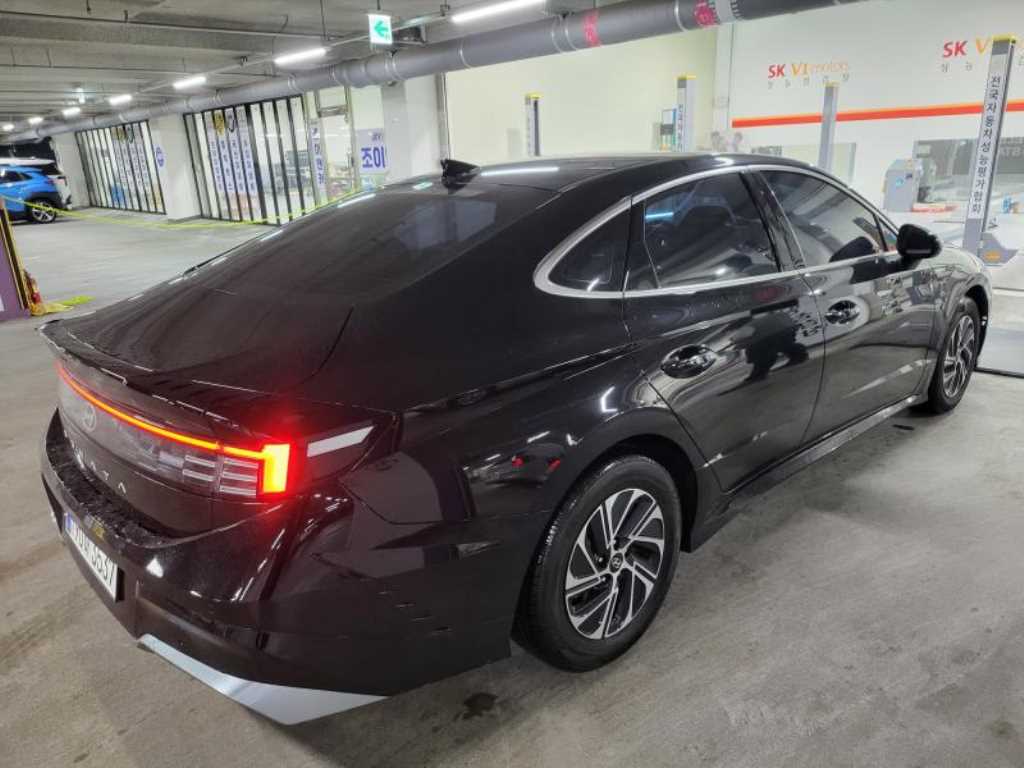 HYUNDAI Sonata - Vista 2