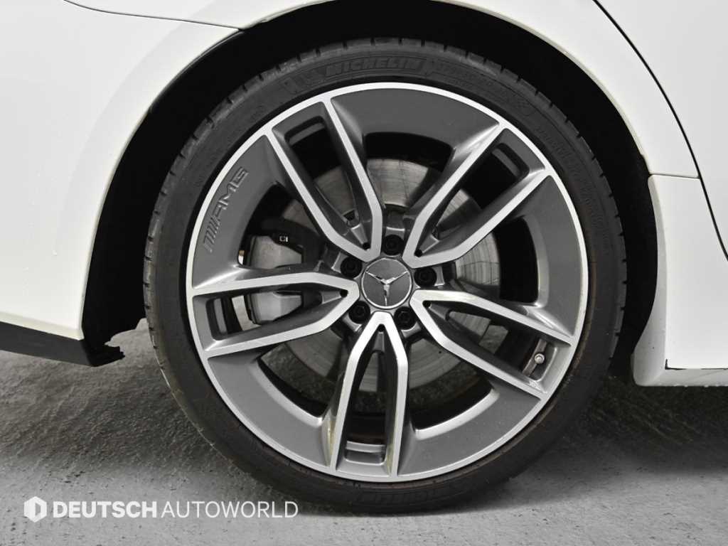 Mercedes Benz CLS Class - Vista 5