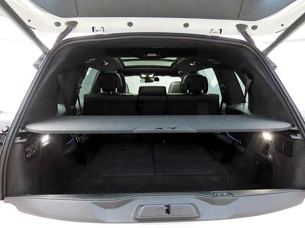 BMW X7 2024 the color of pearl - Importación desde Corea - HF Imports Iquique - Foto 17