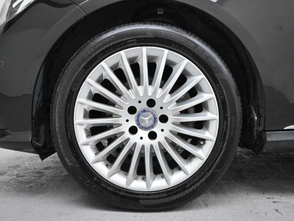 Mercedes Benz E class - Vista 5