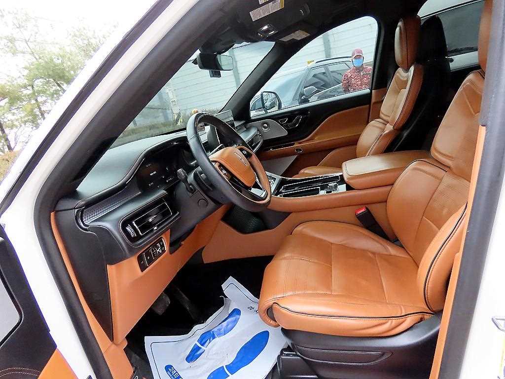 Lincoln Aviator - Vista 5
